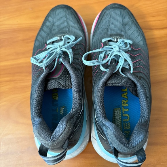 Hoka Women's Clifton 4 Pink Grey Running Cushion Comfort Athletic Shoe Lace Up 7 - Picture 8 of 10